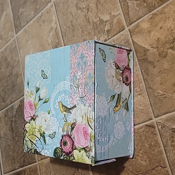 Pretty cardboard box - Picture 5 of 11